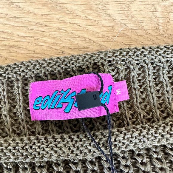 Edikted Riya Off Shoulder Knitted Crop Top in Olive Green - Picture 6 of 8